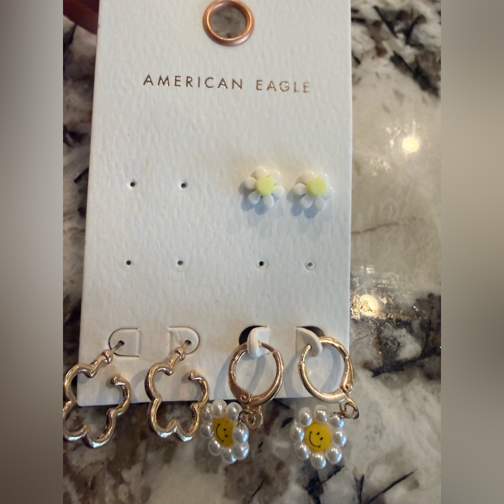 American Eagle Assorted Earring Spring Set - Picture 2 of 6